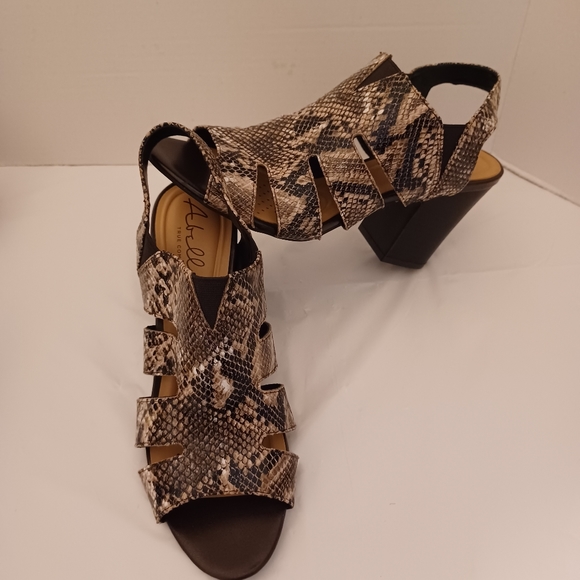 Thick Chunky Heel Sandals - Picture 11 of 12